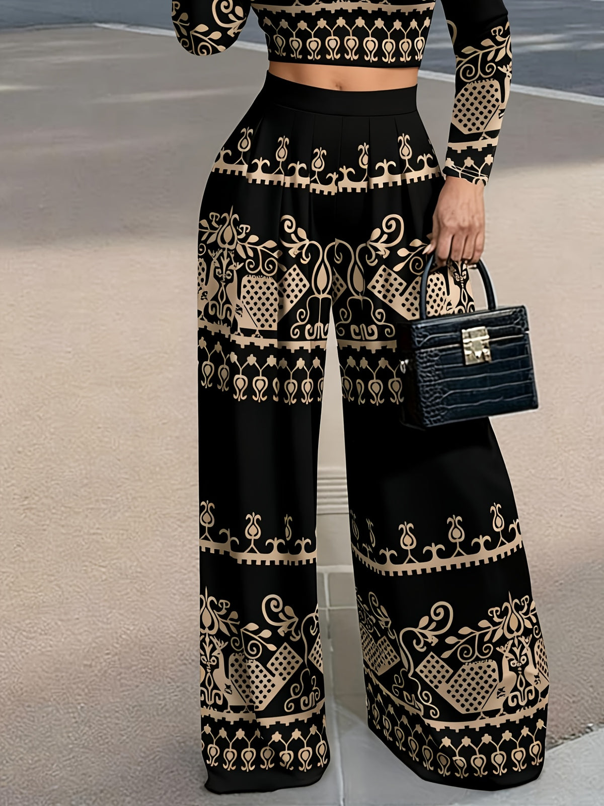 Ensemble deux pièces épaules dénudées – Top asymétrique et pantalon ample