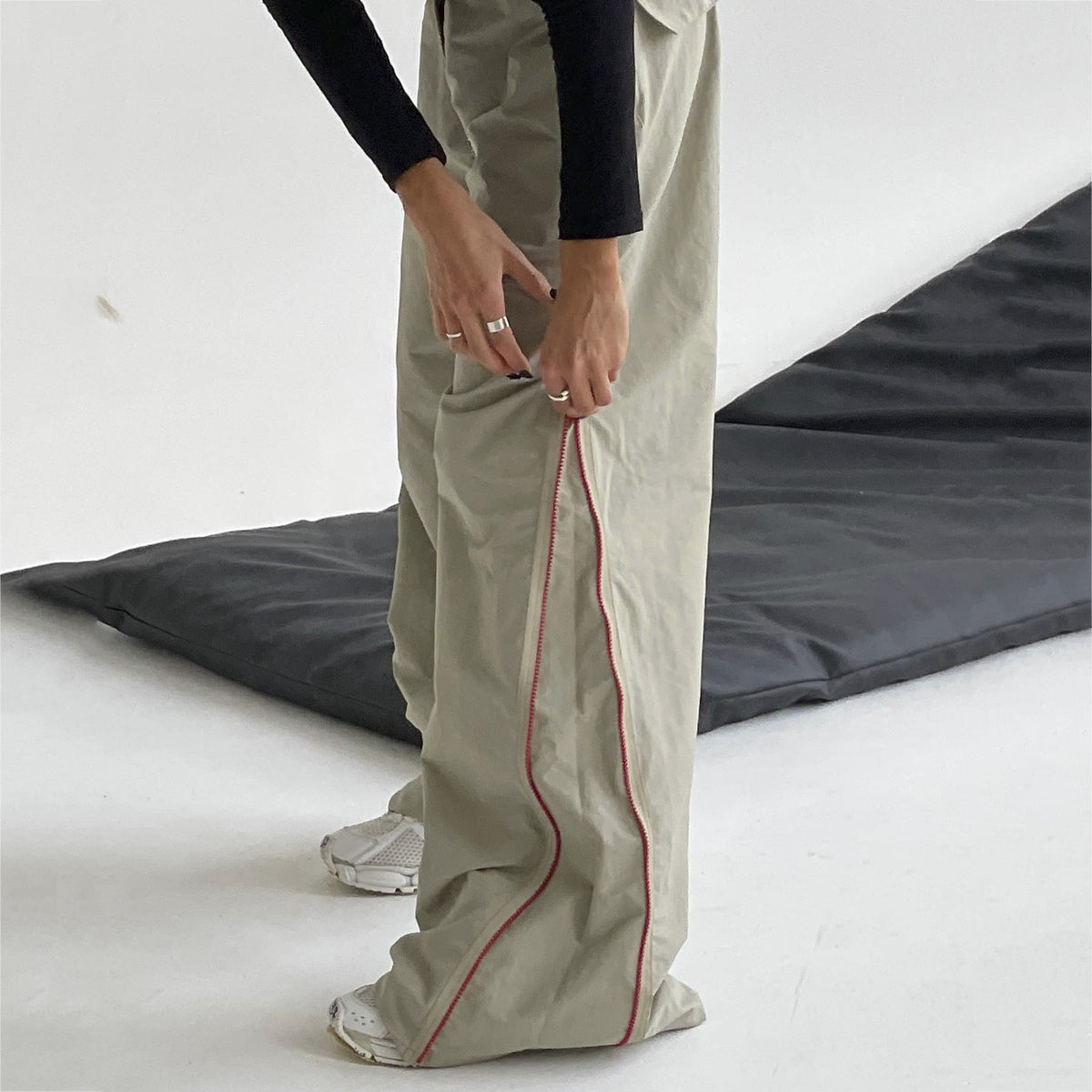 Loom & Soul Women’s All-Matching Loose Trousers – Cotton Low-Waist Wide-Leg Pants with Pocket Design (Khaki)
