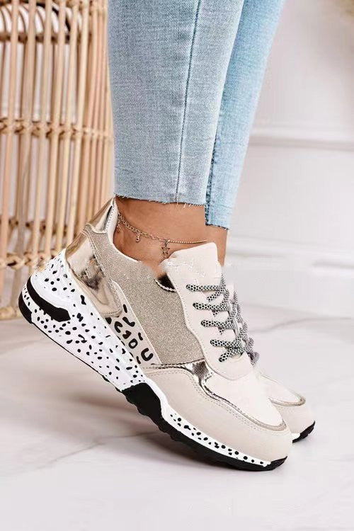 Loom & Soul™ Baskets compensées à lacets pour femmes – Chaussures de sport en daim ton sur ton avec talon compensé confortable