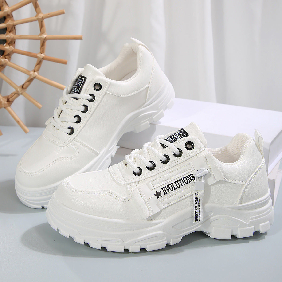 Baskets montantes Loom & Soul™ à lacets et fermeture éclair latérale – Chaussures décontractées pour femmes en PU à semelle épaisse avec motifs cousus contrastés