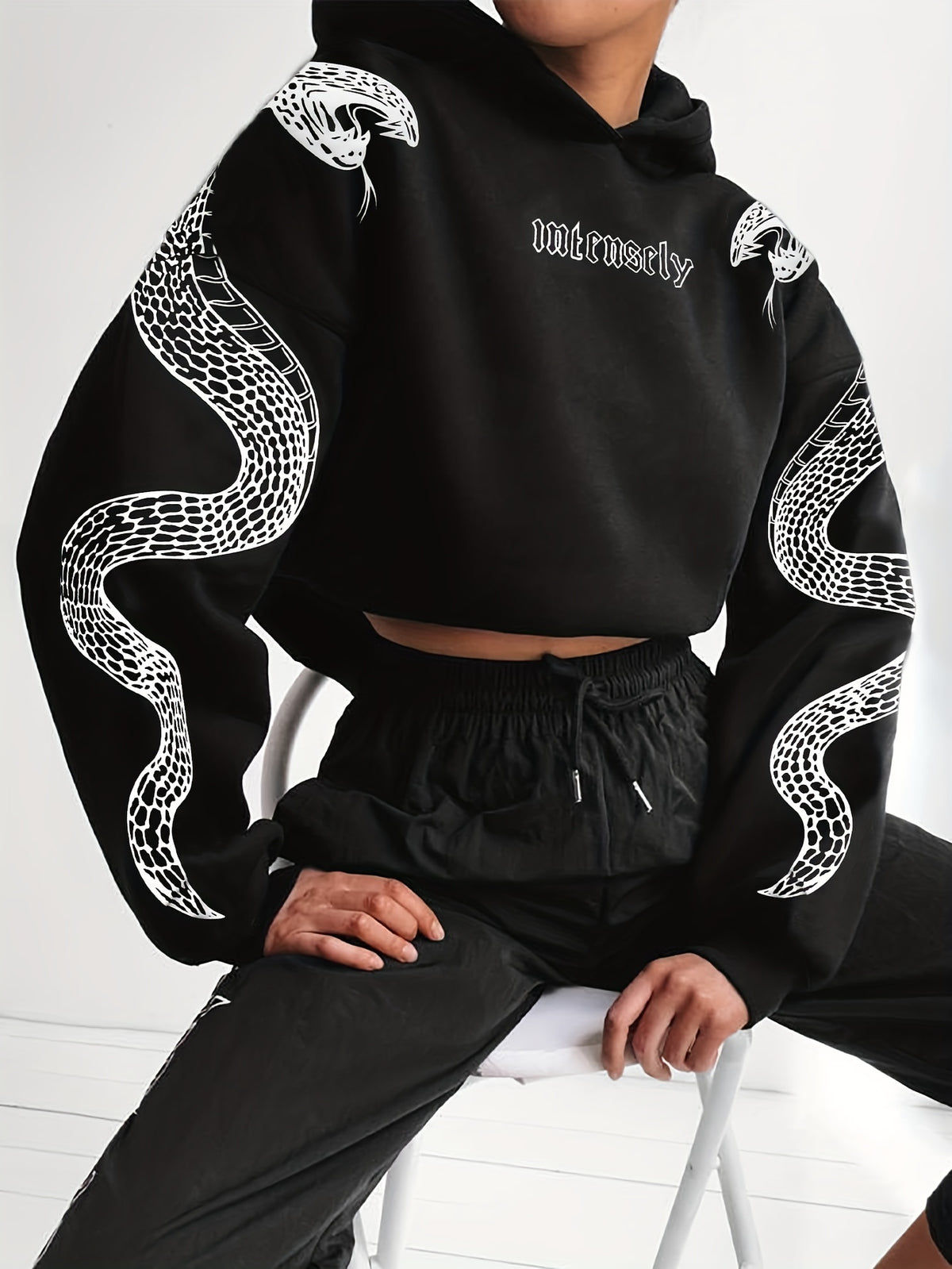 Sweat à Capuche Rouge Femme – Imprimé Phénix & Papillon Style Urbain