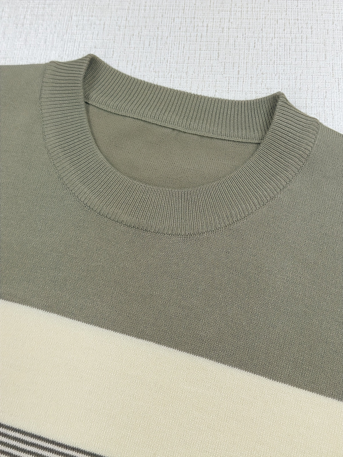 Chandail en maille rayé pour homme – Col rond classique à manches longues
