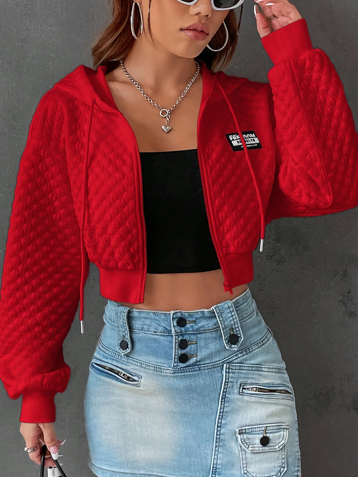 Sweat à capuche élégant à lettres pour femme – Pull court de rue rouge et noir