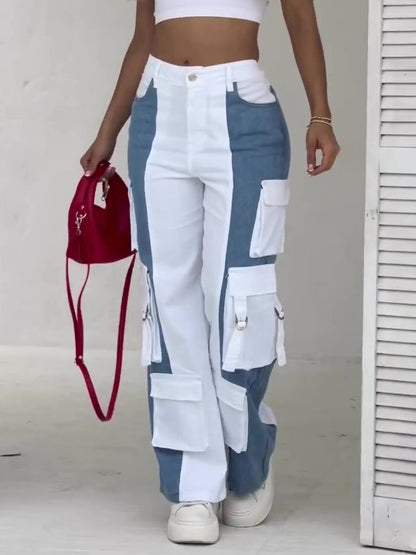 Jean cargo femme avec poches contrastées – Pantalon utilitaire patchwork moderne