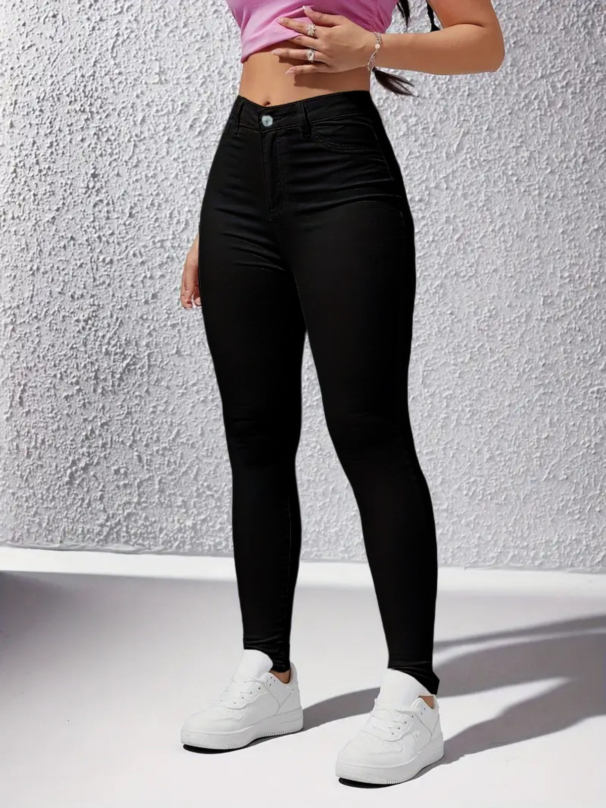 Classic Skinny Jeans – Slim Fit Everyday Denim