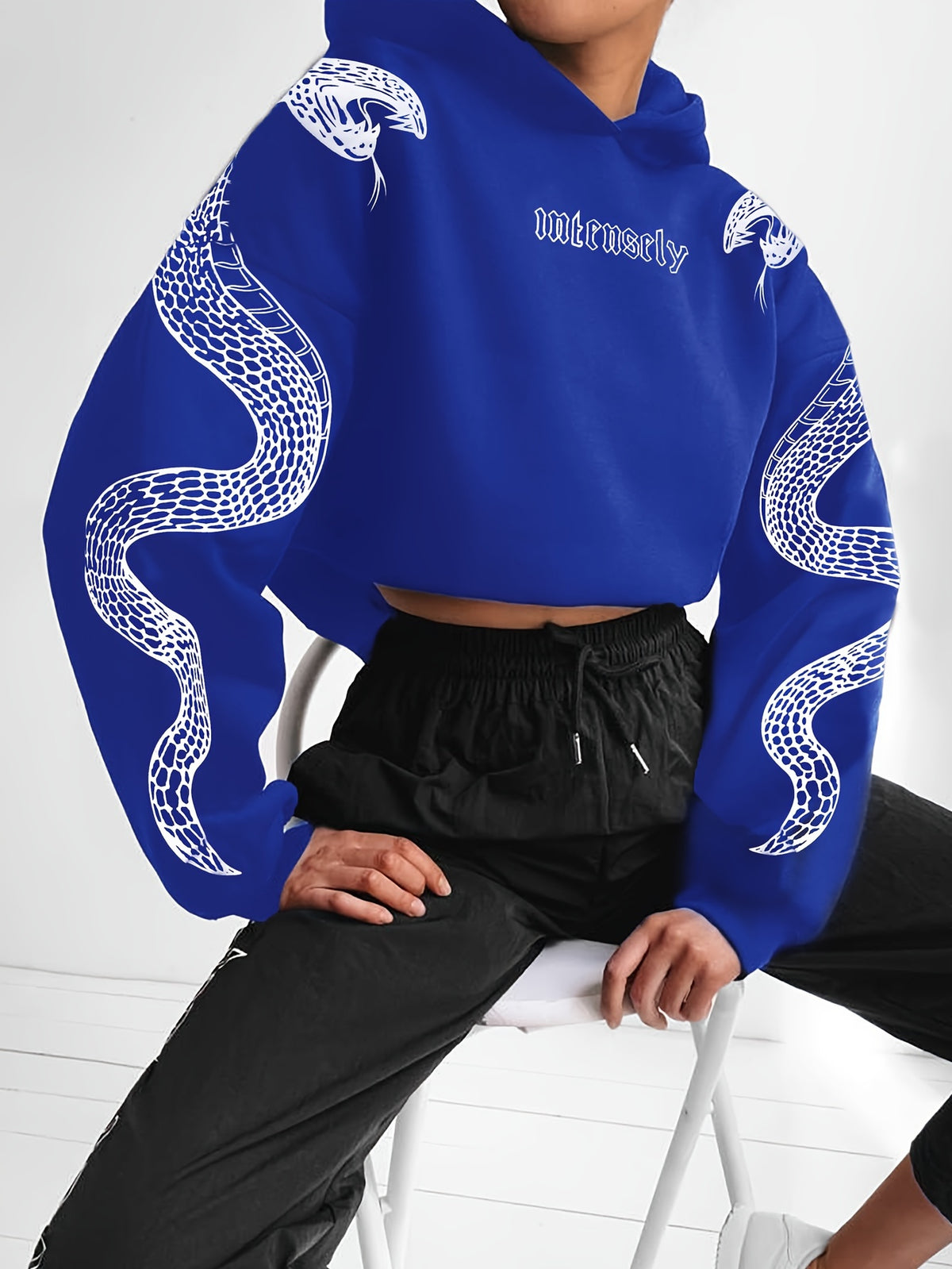 Sweat à Capuche Rouge Femme – Imprimé Phénix & Papillon Style Urbain