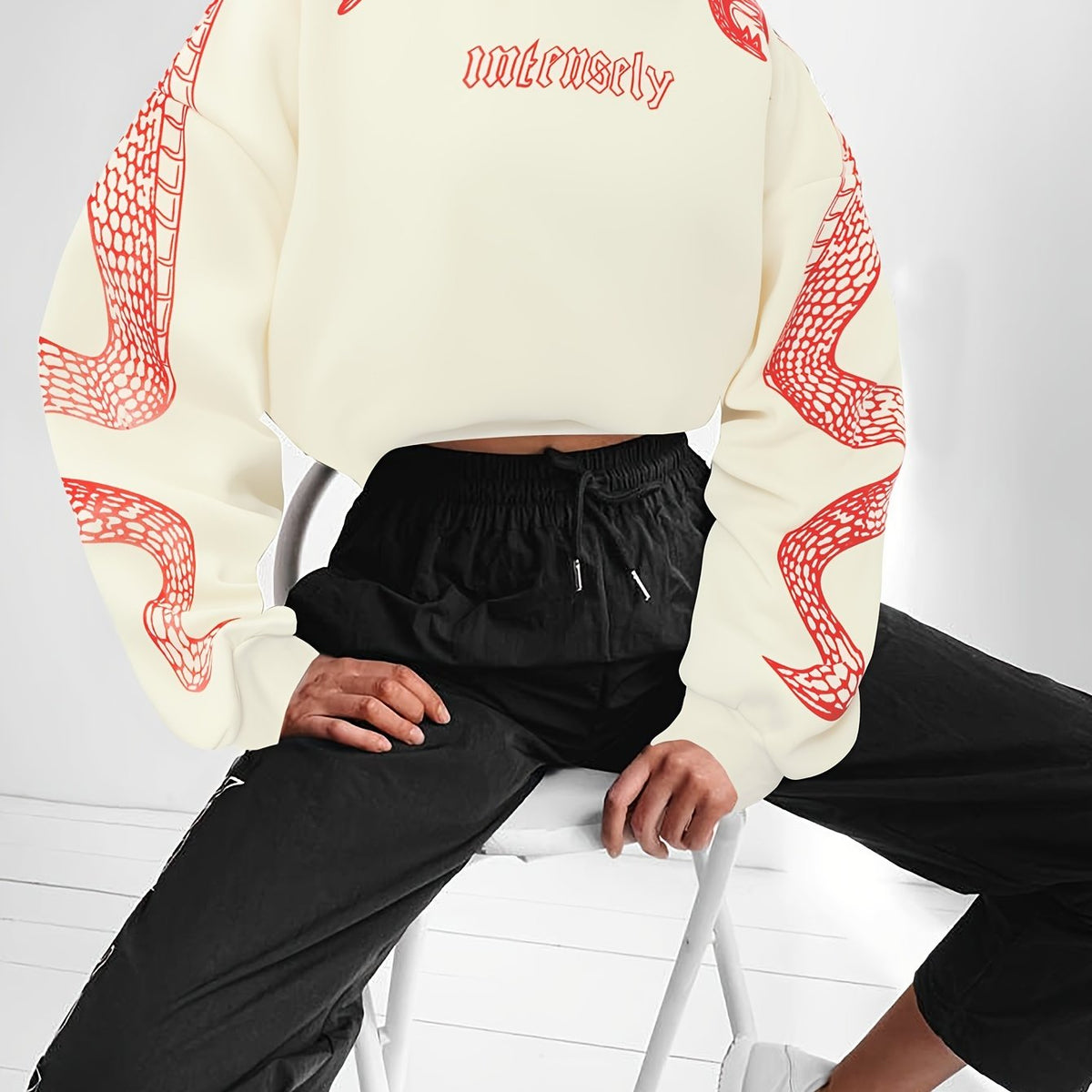 Sweat à Capuche Rouge Femme – Imprimé Phénix & Papillon Style Urbain