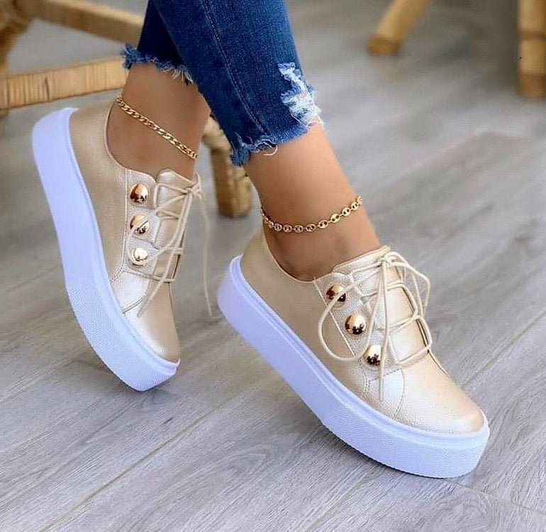 Baskets à Lacets avec Rivets Loom & Soul™ – Chaussures Décontractées en Cuir Synthétique pour Femme avec Talon Compensé de 3 à 5 CM et Semelle Résistante à l'Usure