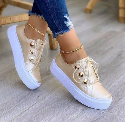 Baskets à Lacets avec Rivets Loom & Soul™ – Chaussures Décontractées en Cuir Synthétique pour Femme avec Talon Compensé de 3 à 5 CM et Semelle Résistante à l'Usure