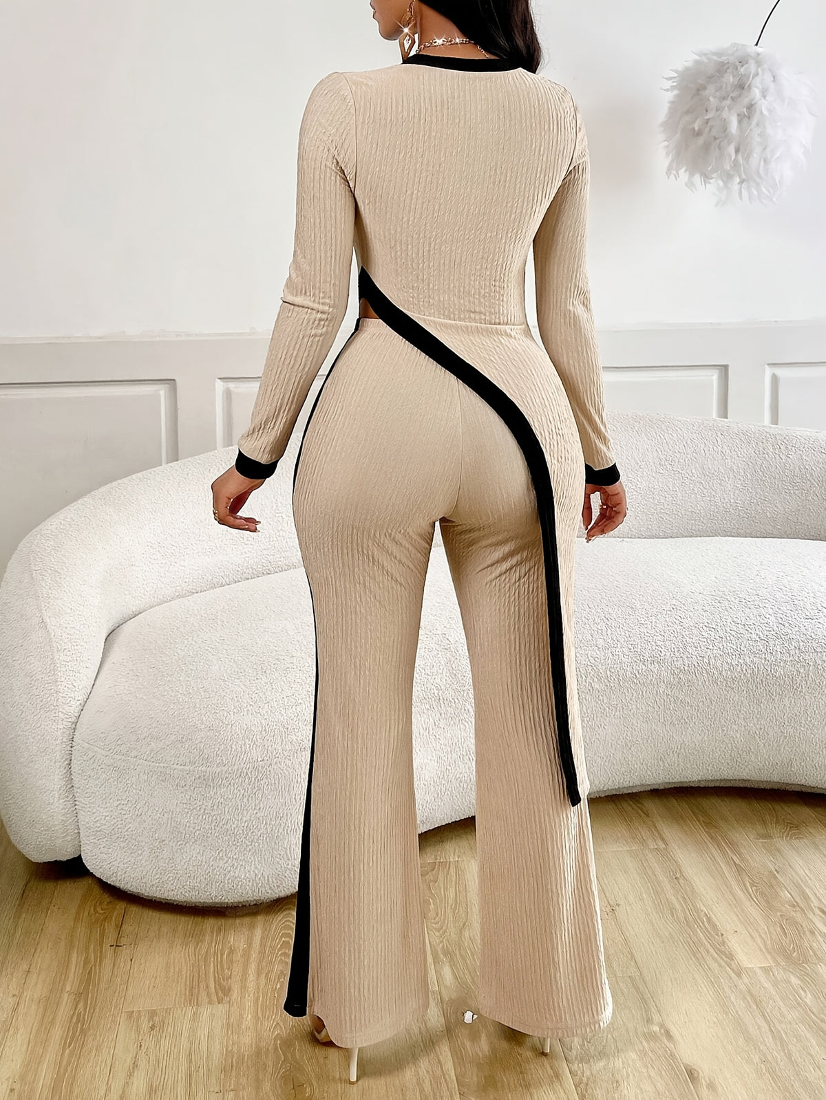 Ensemble Combinaison Élégante Asymétrique pour Femme – Haut Col Rond et Pantalon Évasé