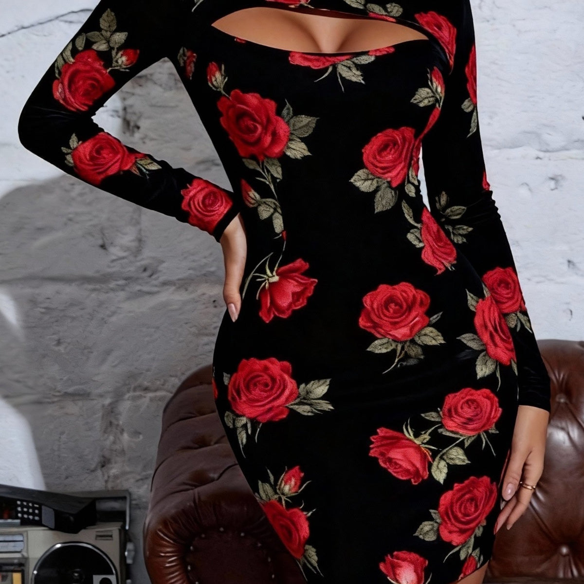 Robe midi moulante imprimé rose – Robe cintrée élégante avec découpes
