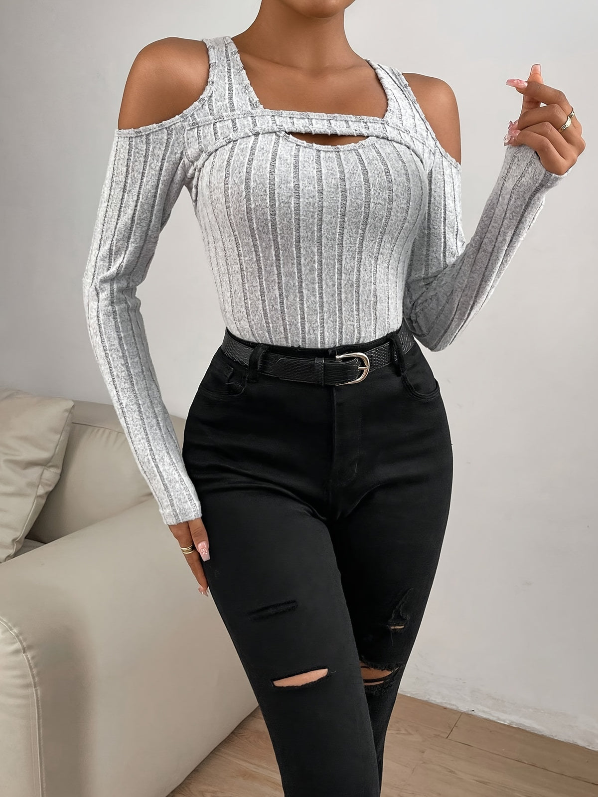 Elegant Crew Neck Hollow Detail Top – Women’s All-Season Knit Tee