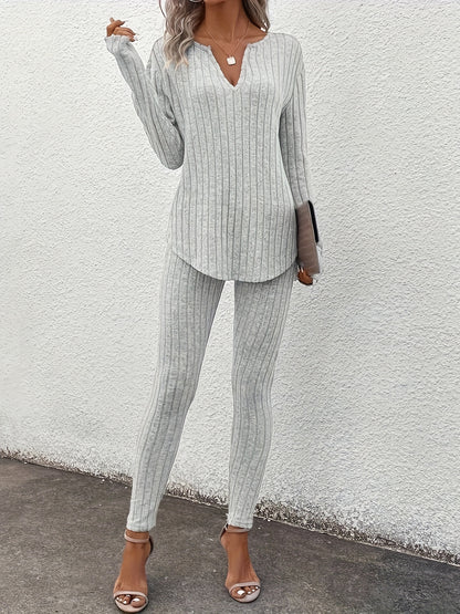 Ensemble pantalon et haut côtelé moulant à manches longues et col en V pour femme
