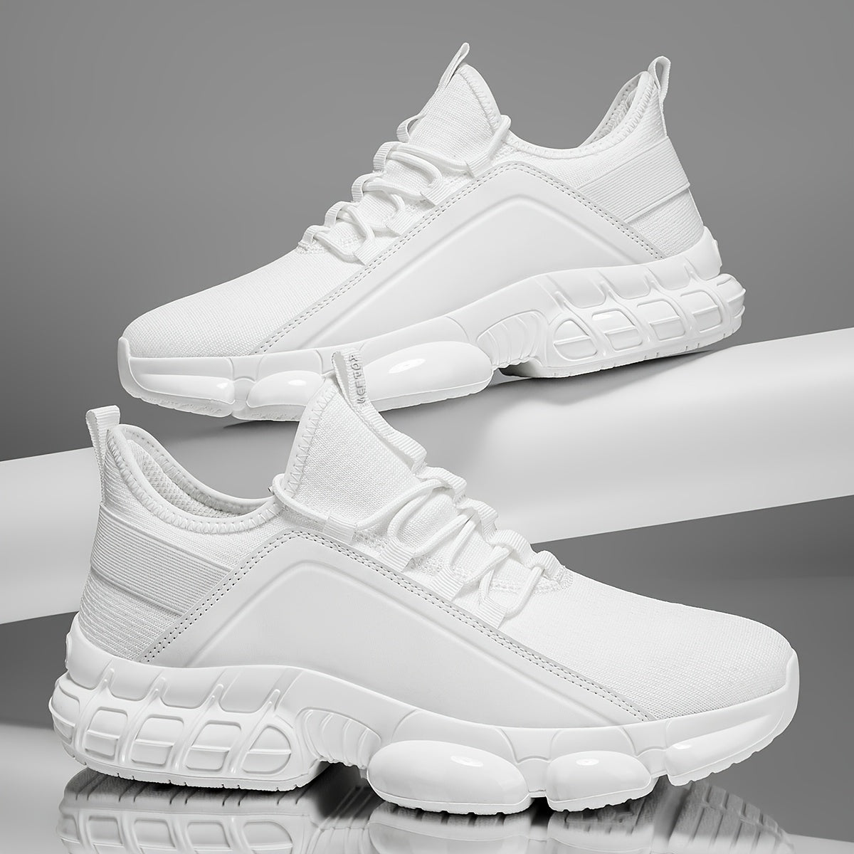 Men’s Lightweight Running Shoes – Breathable Low-Top Trainers