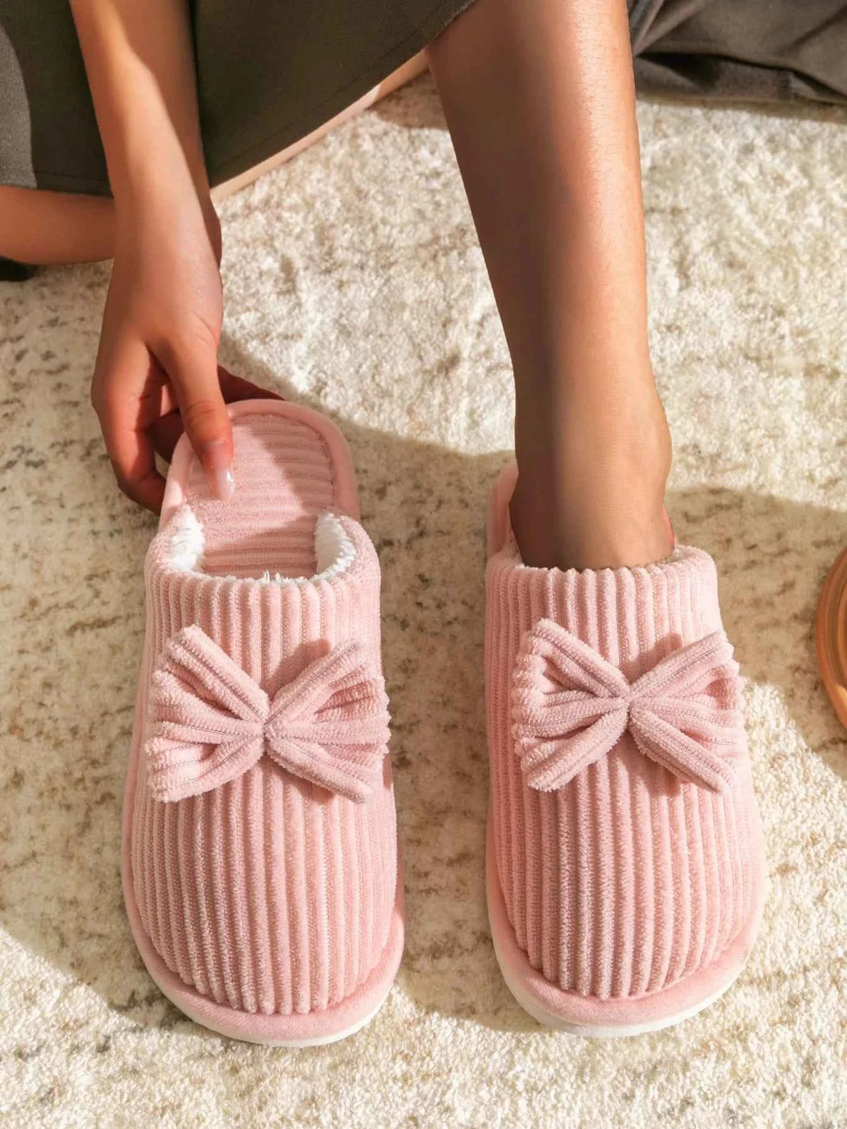 Bow Plush Home Slippers – Cozy Soft Comfort Slides