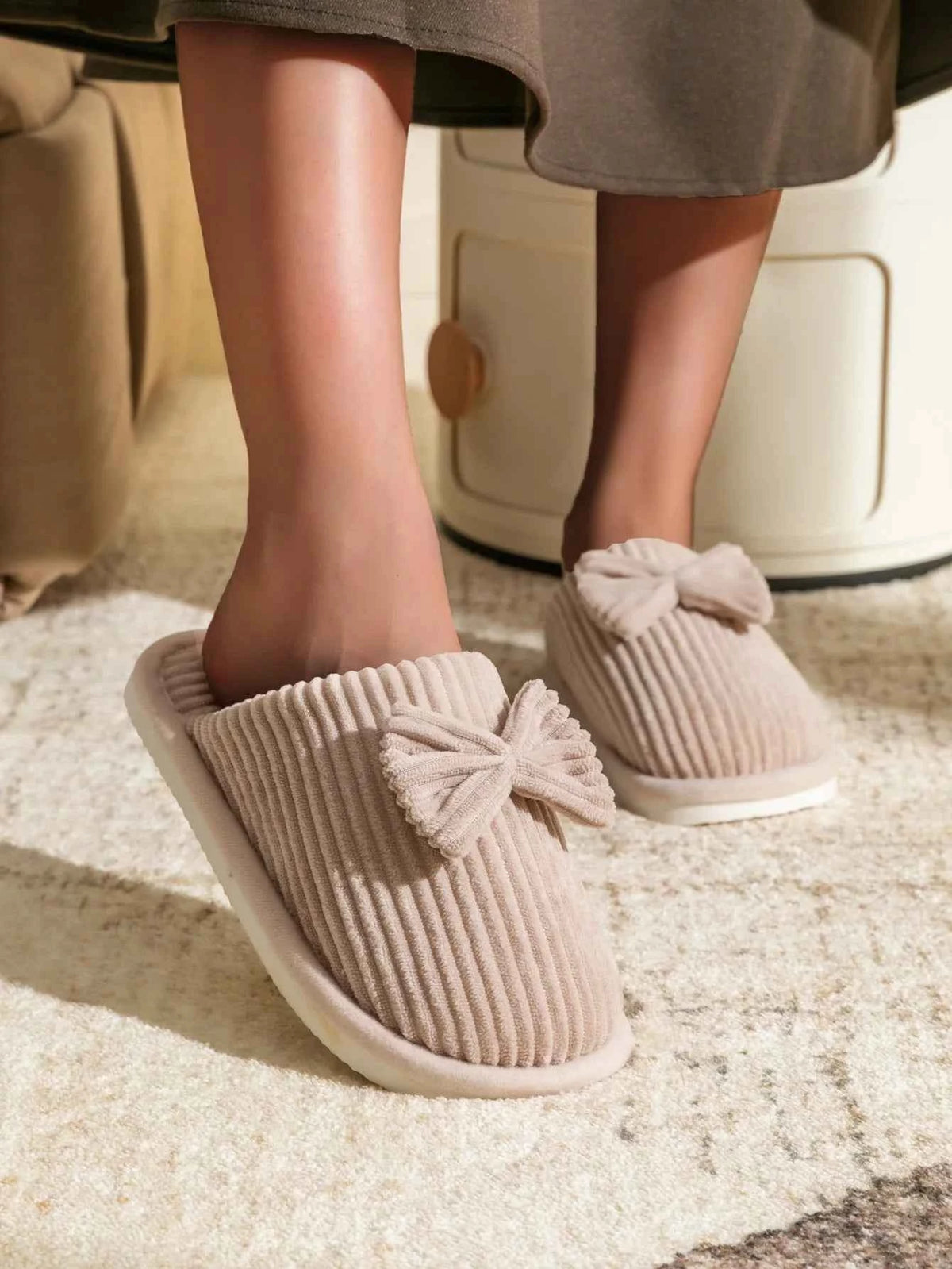 Bow Plush Home Slippers – Cozy Soft Comfort Slides