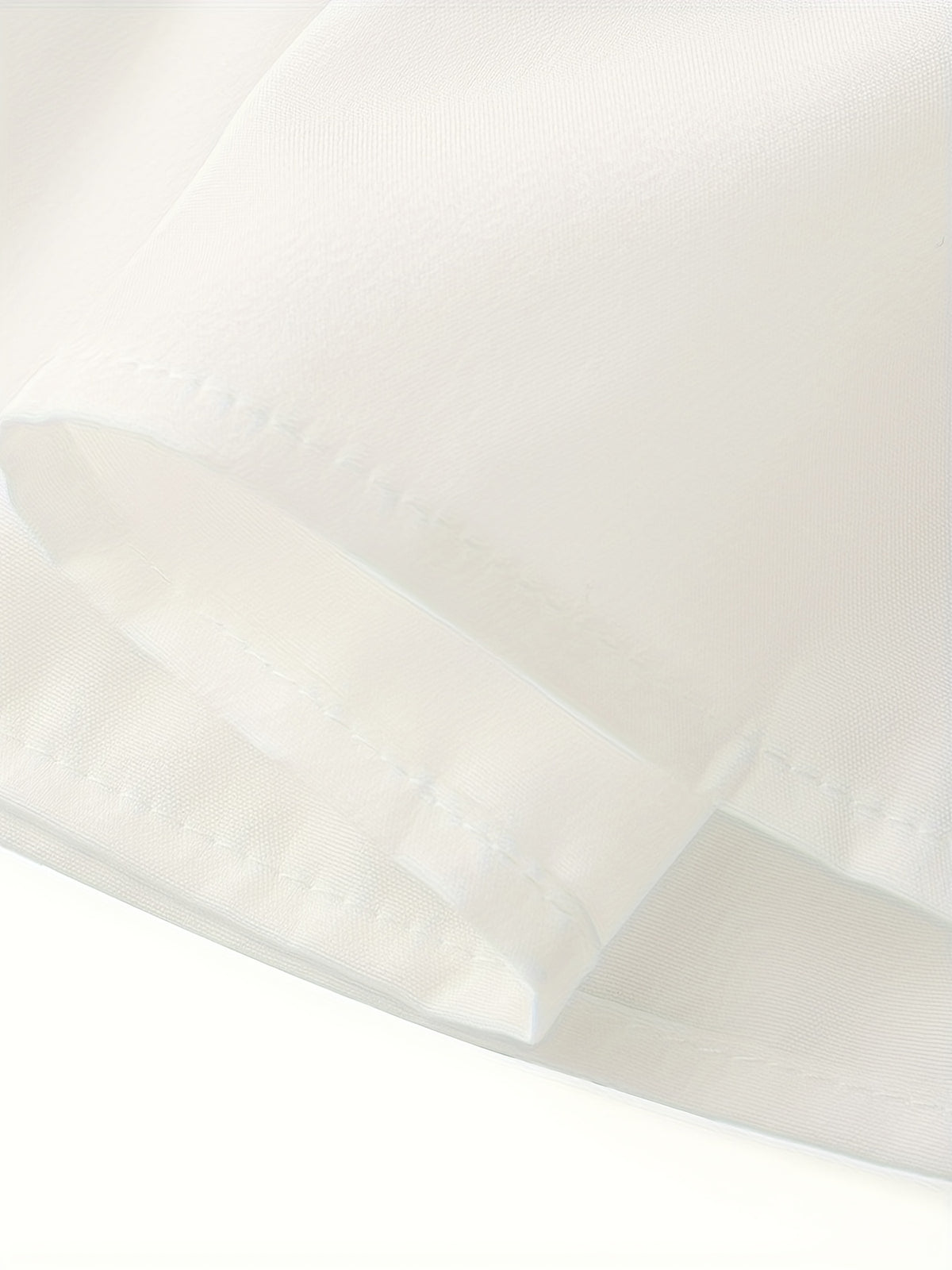 Robe courte blanche en dentelle à fines bretelles – Mini-robe élégante avec nœud au dos