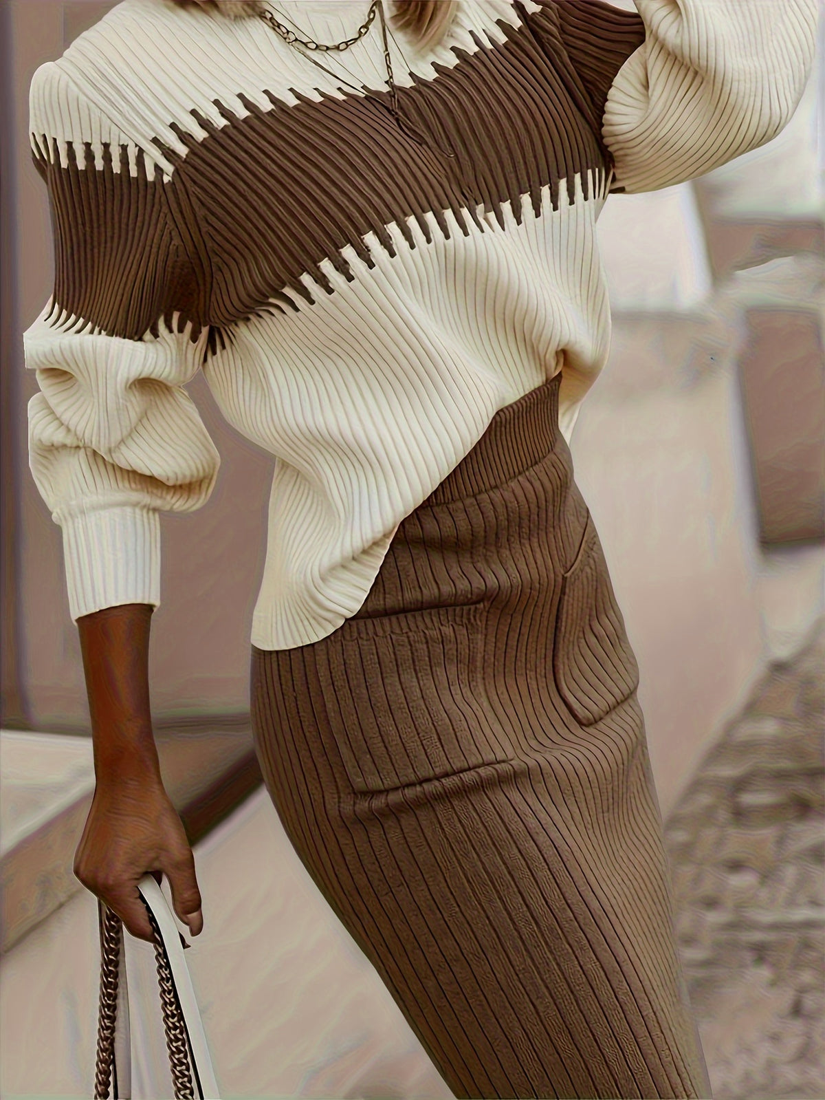 Ensemble pull à col montant et jupe color-block – Deux pièces hivernales élégantes
