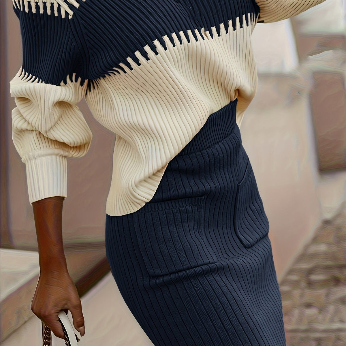 Ensemble pull à col montant et jupe color-block – Deux pièces hivernales élégantes