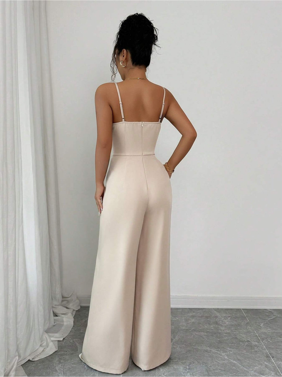 Combinaison salopette minimaliste à col en V – Élégante pantalon palazzo à jambes larges