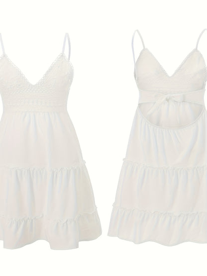 Robe courte blanche en dentelle à fines bretelles – Mini-robe élégante avec nœud au dos