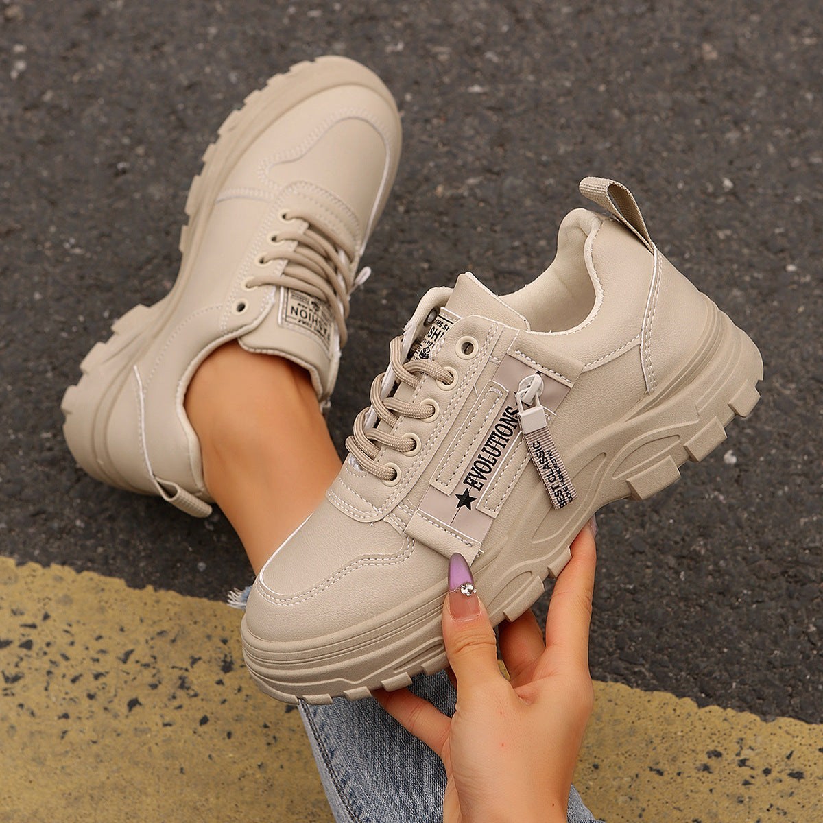 Baskets montantes Loom & Soul™ à lacets et fermeture éclair latérale – Chaussures décontractées pour femmes en PU à semelle épaisse avec motifs cousus contrastés