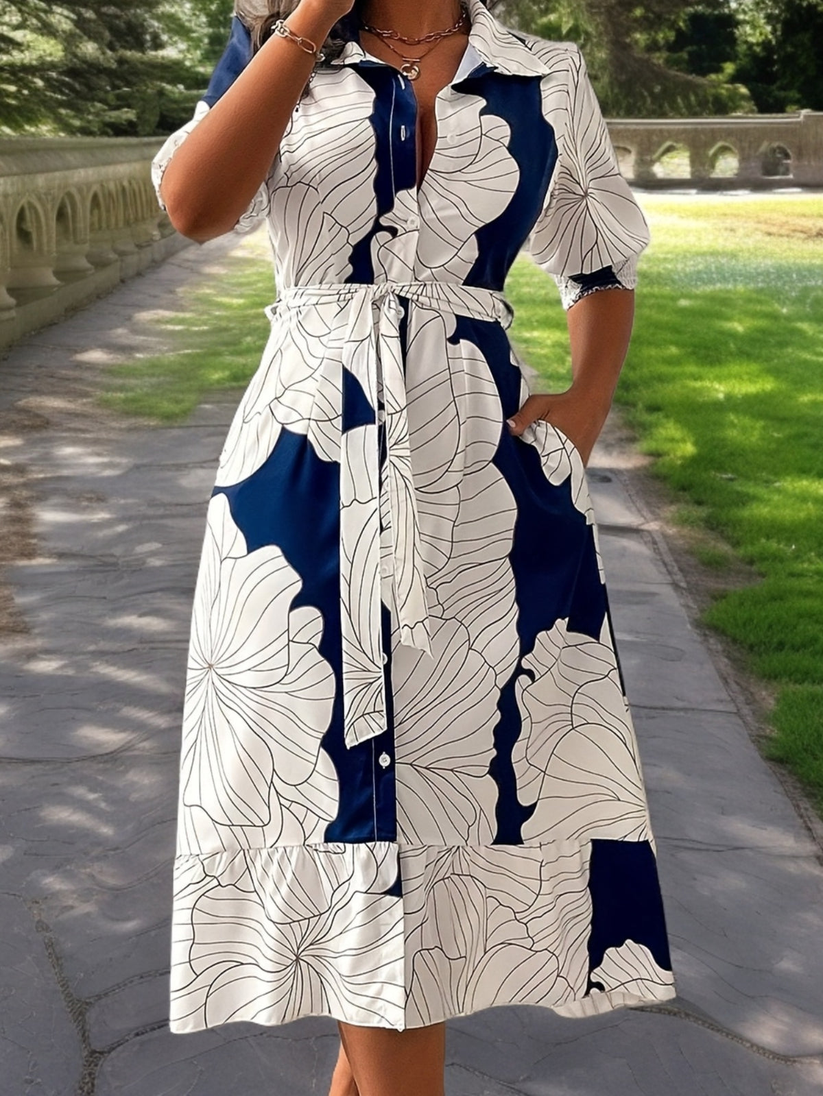 Robe longue chemise fleurie à nouer à la taille – Robe élégante à manches longues et coupe trapèze