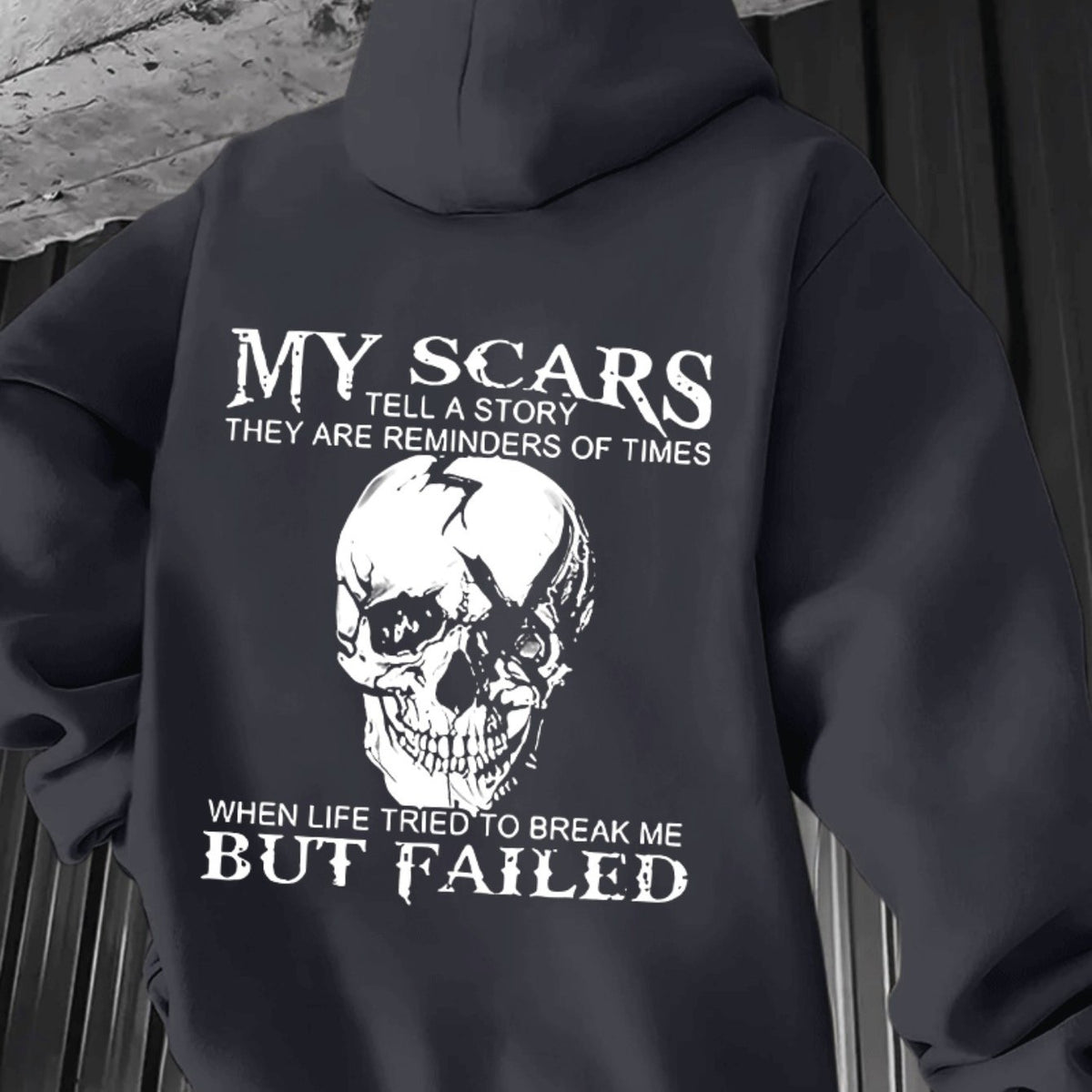 Sudadera con capucha para hombre "Mis cicatrices cuentan una historia" – Estampado trasero de calavera motivacional